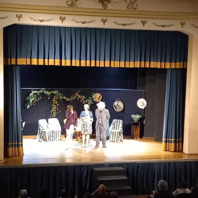 "Poker strip" commedia brillante
