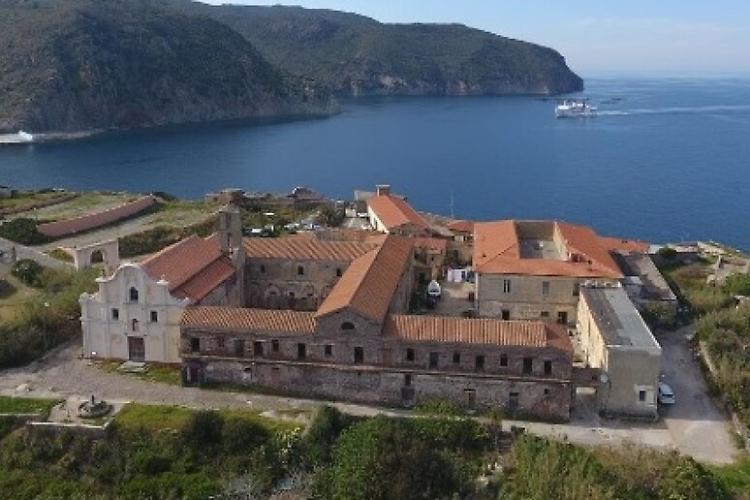 Capraia Isola - Un intervento di rigenerazione territoriale