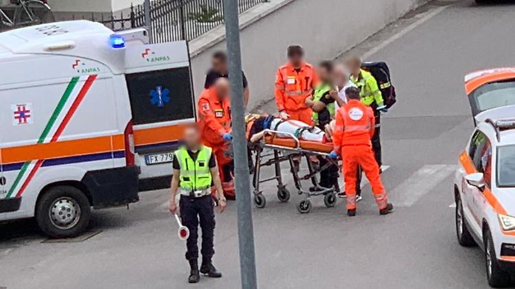 Ciclista investita tra via Martelli e via Nino Bixio
