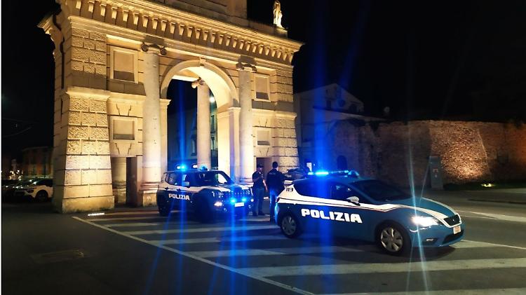 Polizia, controlli straordinari in centro città