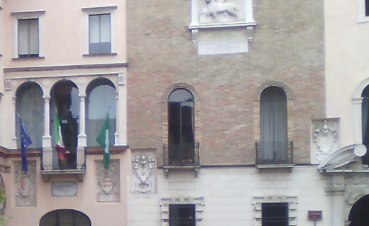 Capo gabinetto: «Costerà solo 10mila euro l’anno»