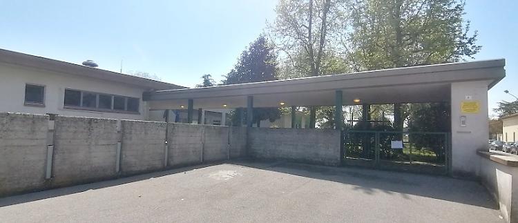 Piove a scuola: novanta alunni a casa