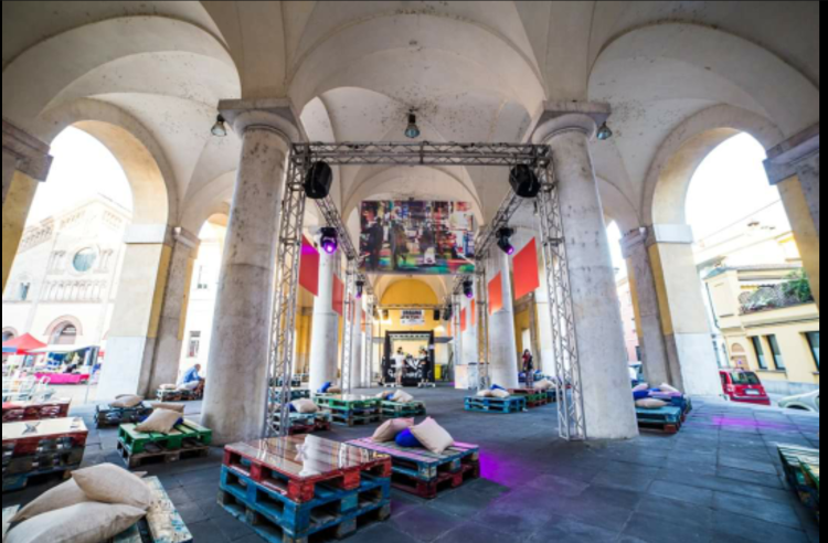 Aperitivo in musica e premiazione vincitore Cremainscena 2024
