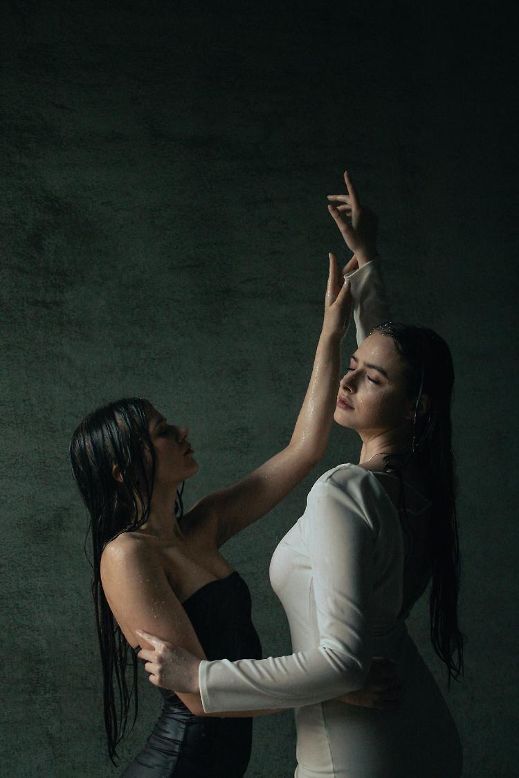“Di te ricordo la delicatezza” spettacolo di parole, musiche, danze e canti