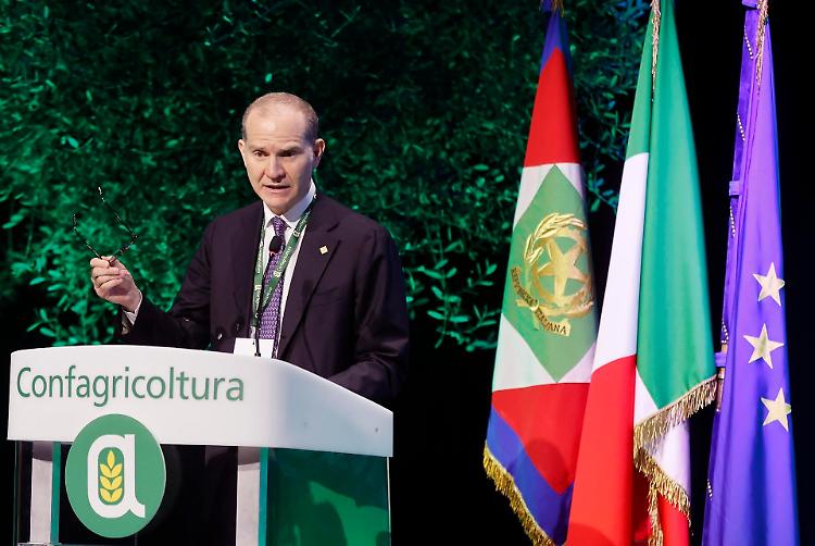 Confagricoltura, Giansanti al terzo mandato: «Dialogo e innovazione»