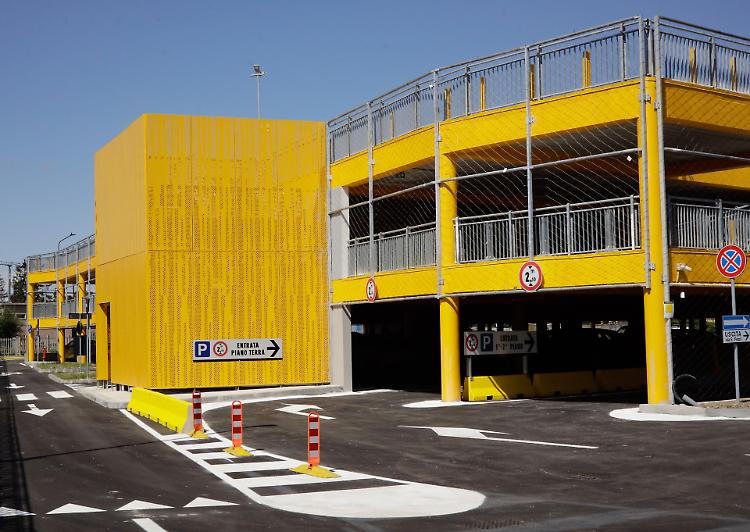 Aperto il parcheggio di via Dante, 400 posti su tre piani