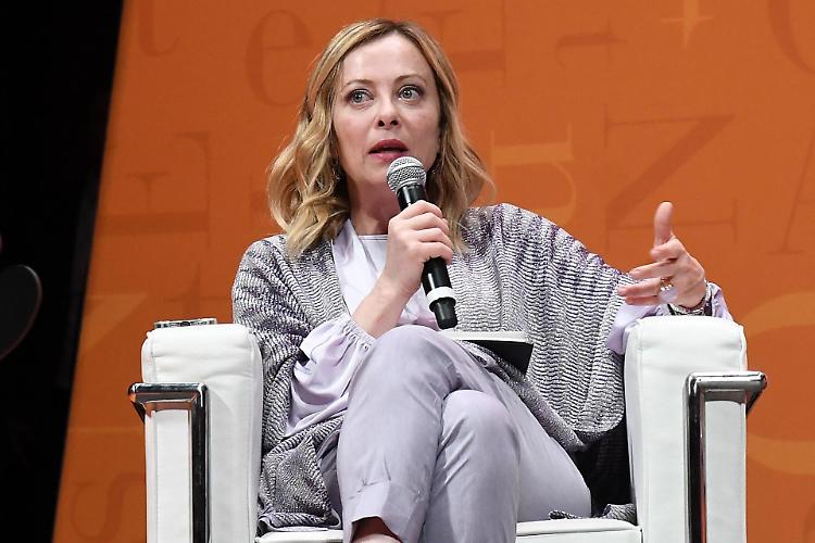 Nuova villa per Giorgia Meloni: tra polemiche e trasparenza, la premier si trasferisce nella residenza da 1,1 milioni di euro