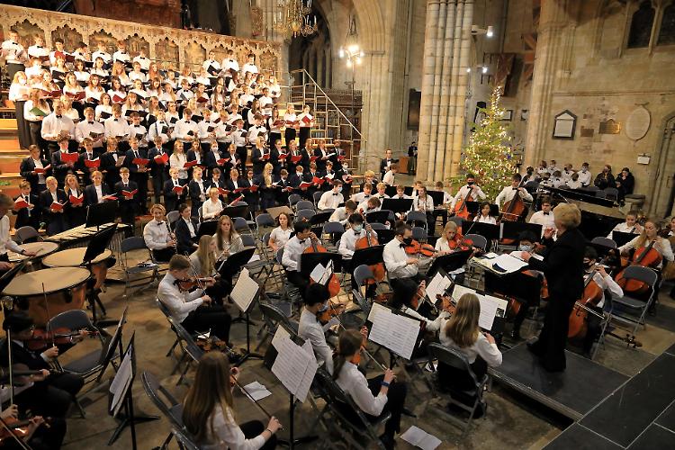 Concerto degli Exeter School Orchestra and Choir 