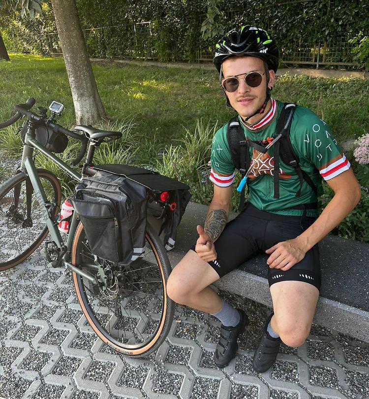 A Roma in bicicletta: «Mantengo la mia promessa»