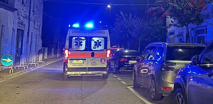 Diverbio e rissa in un bar, arrivano carabinieri e ambulanze