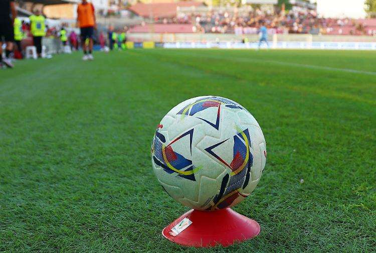 Cremonese: raccattapalle addio