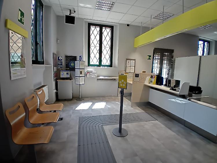 L'ufficio postale riapre dopo i lavori di ristrutturazione e ammodernamento