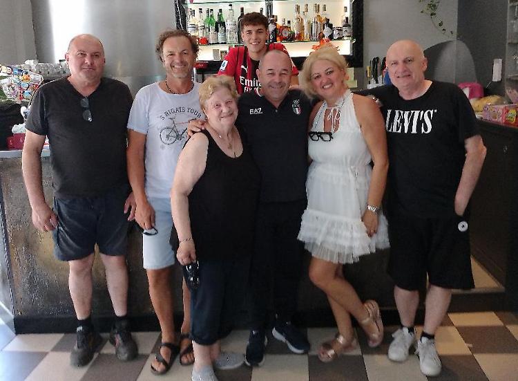 Tutta Montodine in festa per il suo grande ct Villa