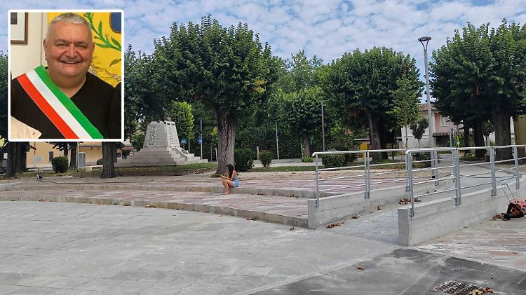 Lavori finiti: ora la piazza risplende