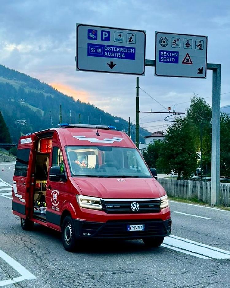 Femminicidio a San Candido, assassino barricato in un condominio