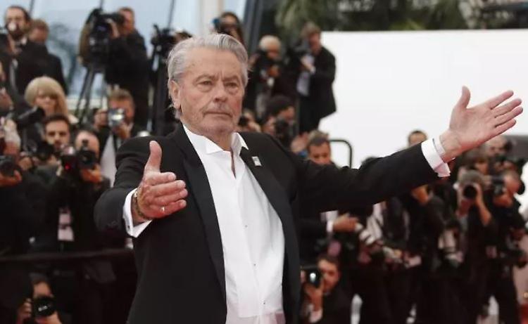 Addio a Alain Delon, icona del cinema francese e internazionale