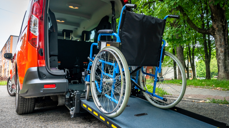Disabili, minori e anziani: arrivano i fondi