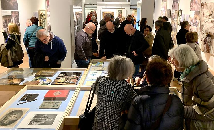 In posa per il Museo Diotti. E così l’ingresso è gratis