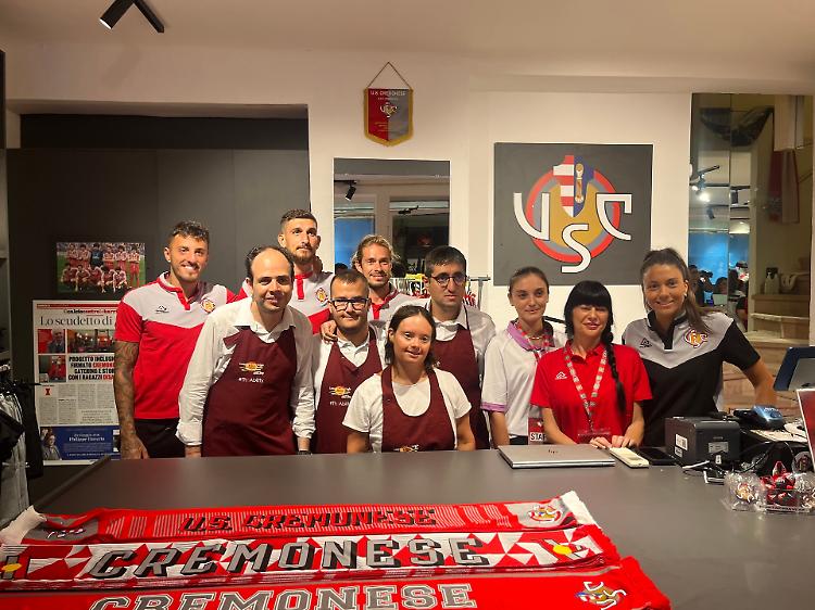 Usc Store: team Thisability al lavoro