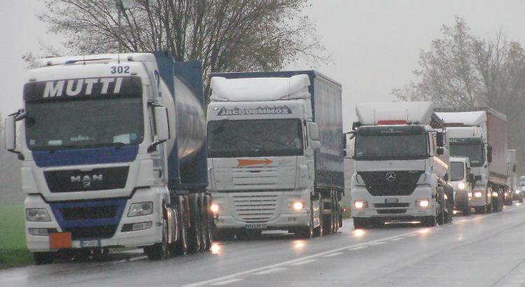 Scatta l’allarme camionisti: in 5 anni si dimezzeranno