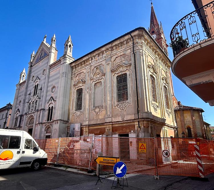 Maxi cantiere alla basilica: scavi esterni e disagi