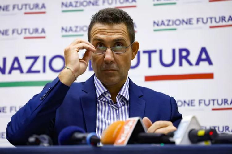 Vannacci fa il pieno di commensali e polemiche