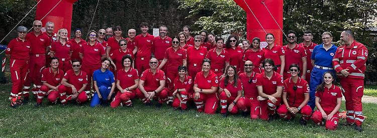La mano tesa al prossimo, è festa per la Croce Rossa