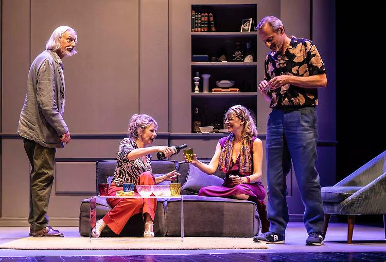 "Vicini di casa" con Amanda Sandrelli e Gigio Alberti