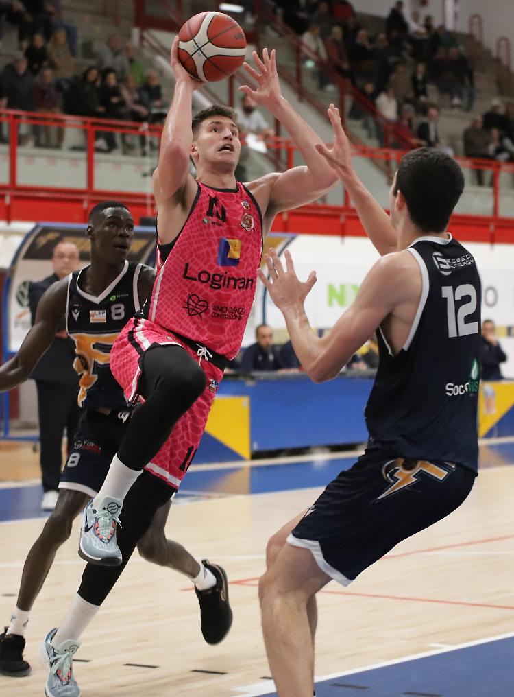 Basket: Crema crolla a Fidenza