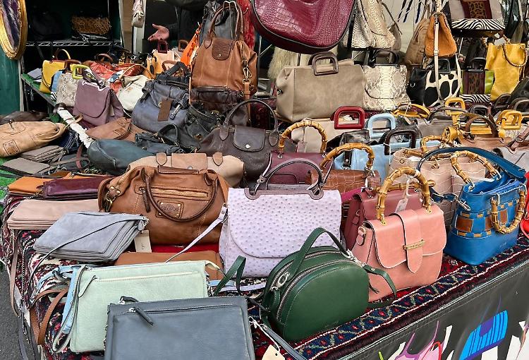 Torna il mercatino di Forte dei Marmi: una domenica tra gli stand