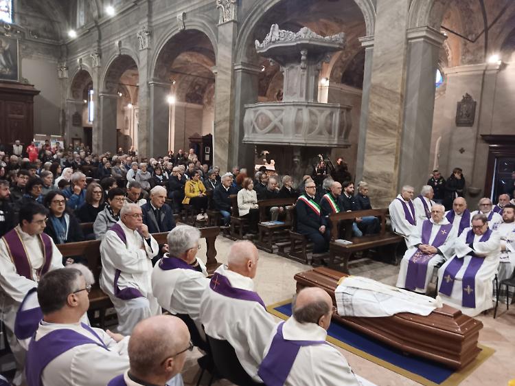 L’ultimo viaggio di don Emilio Garattini 