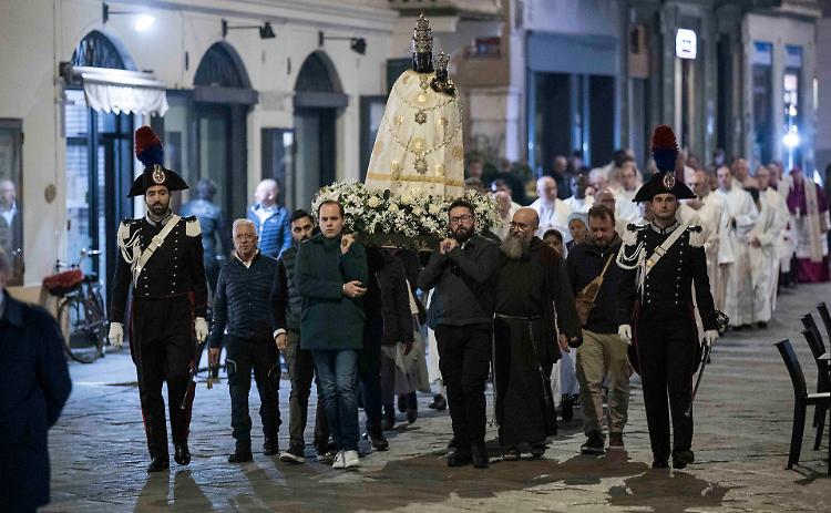 Ognissanti con l'arcivescovo Delpini: «Gratitudine, fierezza, missione»