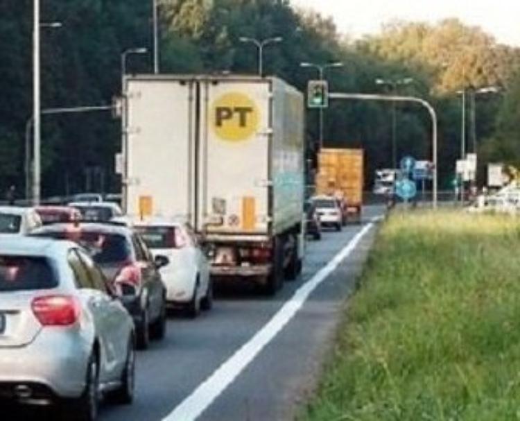 Via i 2 semafori: progetto contro i ‘tappi’