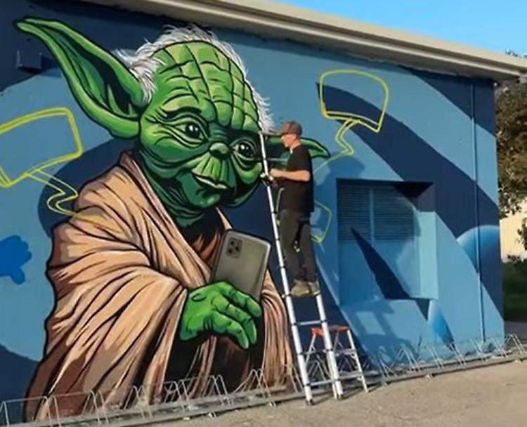 Il «no» al bullismo con i colori dell’arte