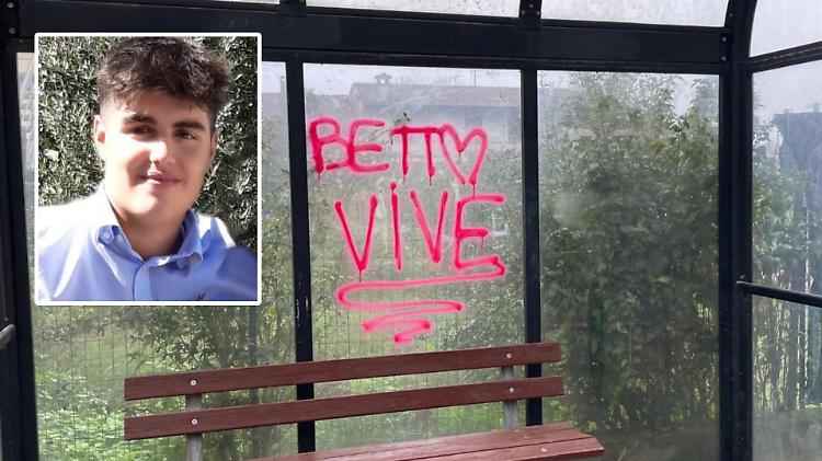 A Casanova l'ultimo saluto al 16enne ‘Betto’
