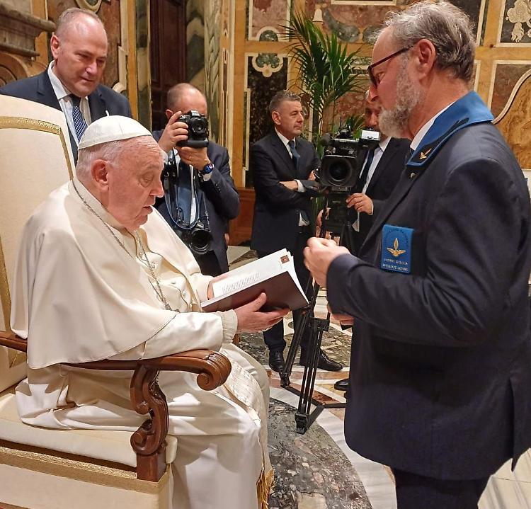 Papa va da Bergoglio con  agli autieri