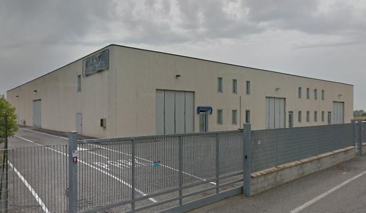 Caparre versate ma le auto non c'erano, titolare dell'ex salone Aurora a processo