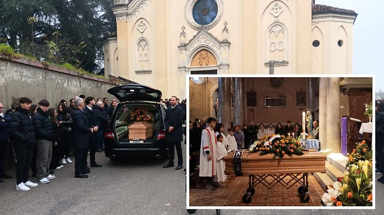 Addo ‘Betto’, chiesa gremita per l'ultimo saluto a Francesco  