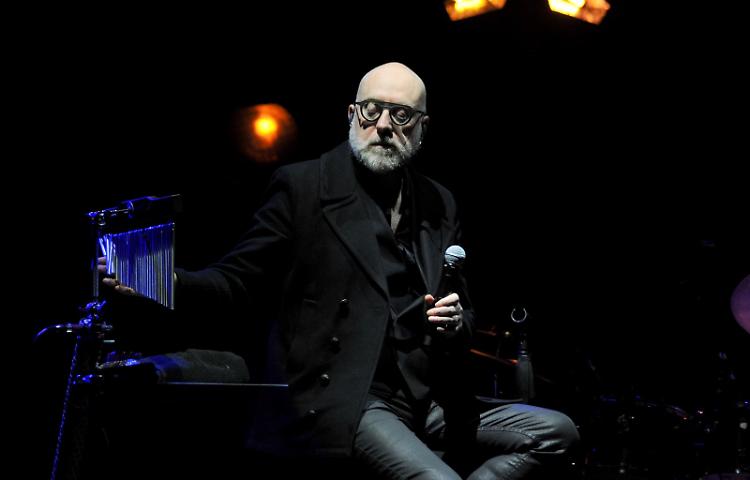 Mario Biondi delicato e intimista, ma al San Domenico è show
