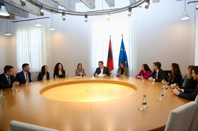 Tavolo sulla comunità albanese, c'è la cremonese Halili