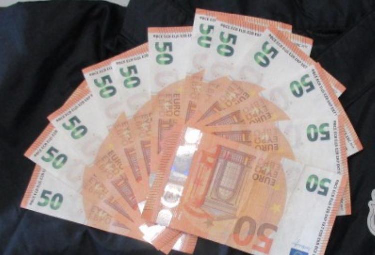 Allarme banconote false, negozianti in allerta