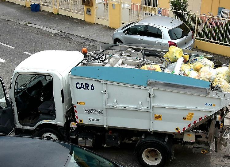 Casalasca Servizi: è stretta sui rifiuti