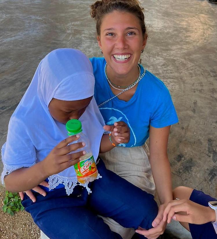 Volontaria fra i bambini: «L’Africa mi ha cambiata»