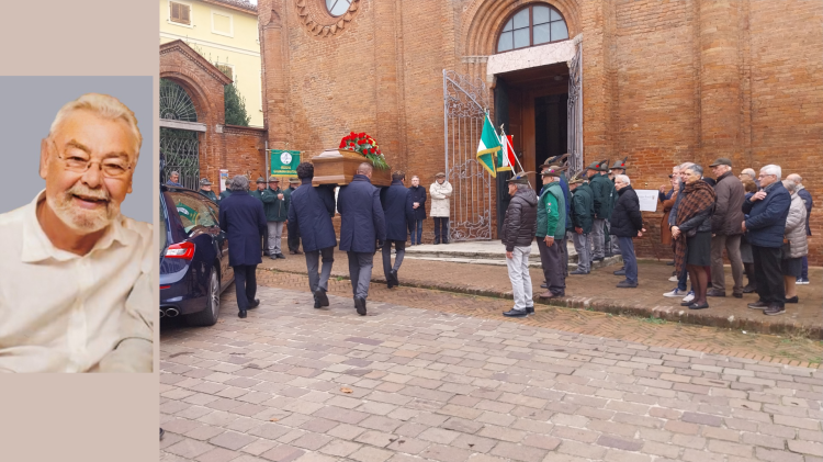 Il saluto degli alpini per l'addio a Giuseppe Ronchi