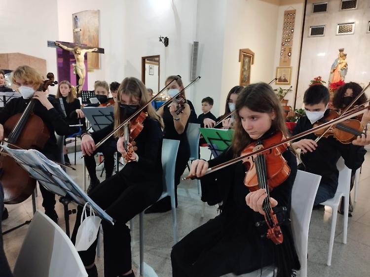"Concerto di Natale" dell’Orchestra Giovanile Mousikè con il Coro di Voci Bianche dell’Istituto Comprensivo G.B. Puerari.