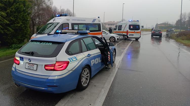 Scontro tra tir e auto, ma il camionista non si ferma: individuato e denunciato