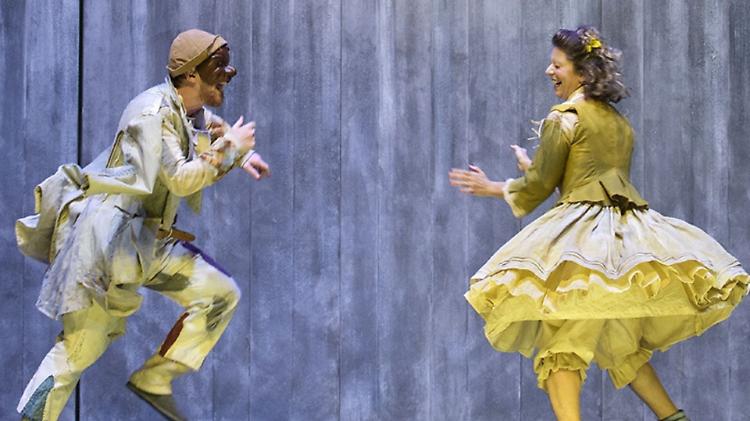 #DIRITTODICRITICA: 'Arlecchino muto per spavento', vota l'autore della recensione migliore