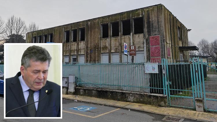 Impresa in fuga, l’edificio va in malora