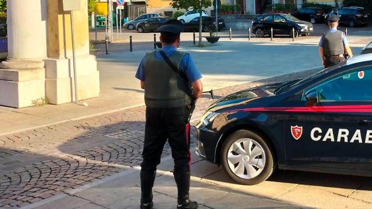 Viola il 'codice rosso', arrestato l'ex marito 38enne