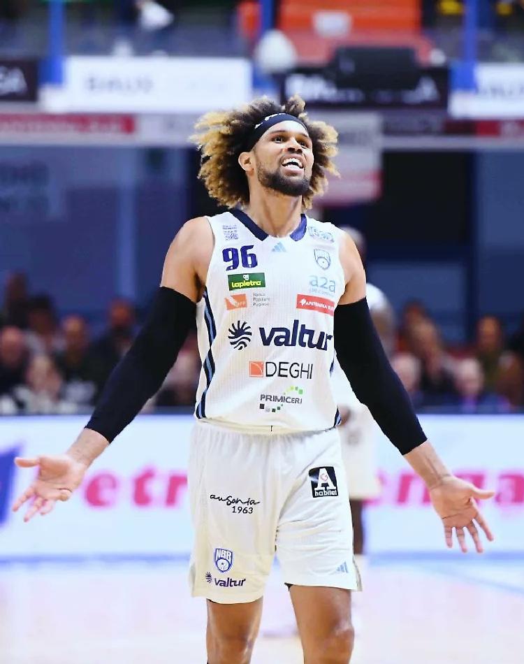 Giro di stranieri alla Juvi: Brown a Brindisi, arriva Almeida